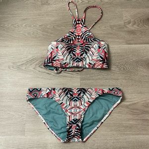 Women’s billabong tribal print bikini set
